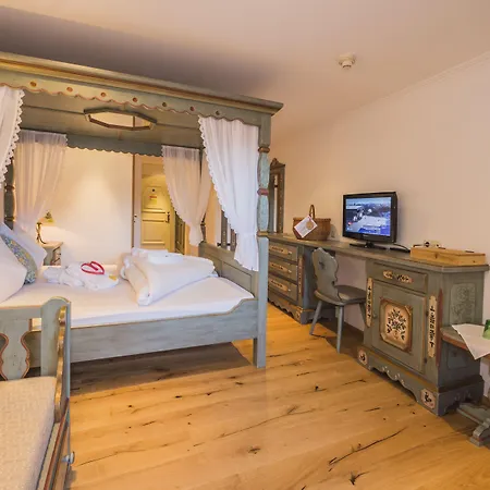Hotell Hochfilzer 4*